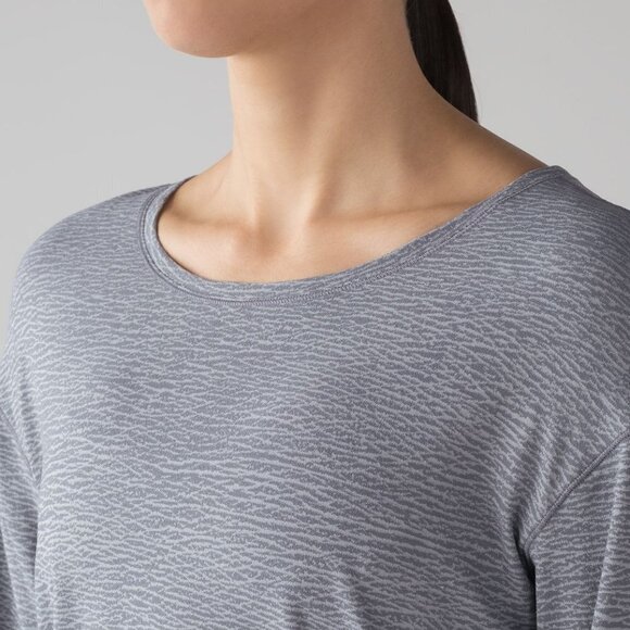 Lululemon Lost In Pace Long Sleeve Size M - Picture 13 of 14